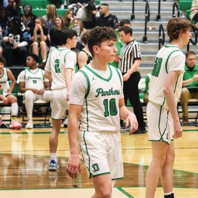 Derby High School ‘24| 6’0 | 4.0 GPA | Butler ECA Student | CG | 316-641-0496 https://t.co/aMJ3v57VE4