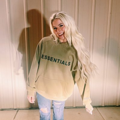 sydneyblaylock1's profile picture. my profile pic is presley absolutely demolishing lake water