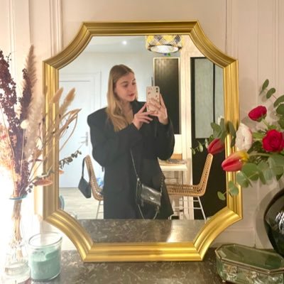 clara_auff's profile picture. 