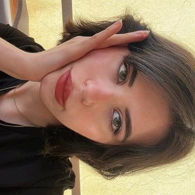 hasretsunn's profile picture. Painter    ig- @hasretsun @hasretsunart