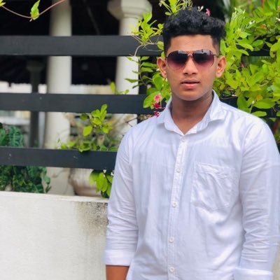 MhdNazim18's profile picture. 