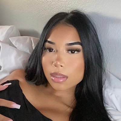 ninamoeurnn Profile Picture