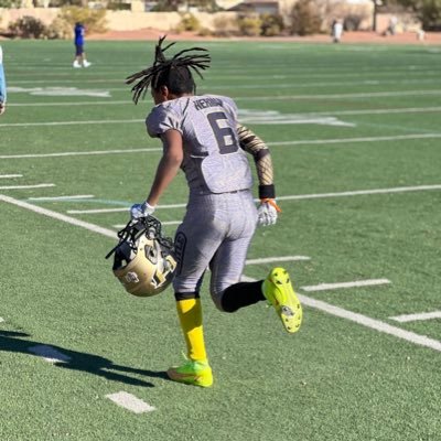 ⚪️C/O 2029 ⚪️ WR/DB ⚪️@sanjosehitsquad ⚪️East Palo Alto   ⚪️3.5 GPA