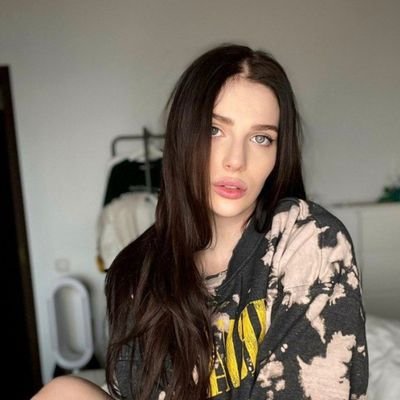 claire_been's profile picture. Coucou je suis disponible pour le plan cu je paye en ticket transcash ou PCS ❤️💕💕♥️