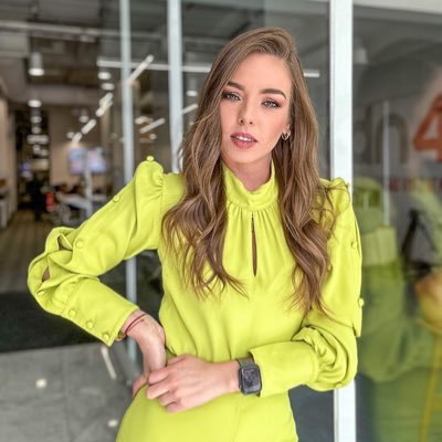 Conductora de @adn40 Lunes a Viernes 5:30AM - IG @Valentinaror Podcast: https://t.co/aUQVZpRzM1