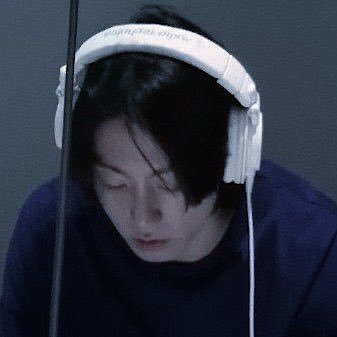 ombeeos's profile picture. старец страдалец