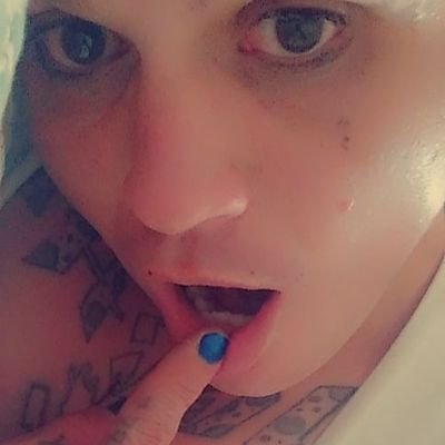 32 homeless transwoman pansexual poly, trans model, shameless. sex worker, verified Pornhub amateur. I need help with my transitioning pls DM me to help