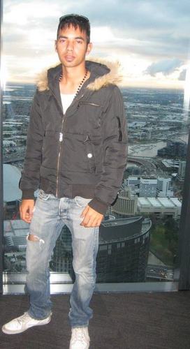 apramwaraich's profile picture. 