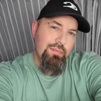 StudioJFS's profile picture. Studio JFS, guitarist, producer, lover of all things wierd and awkward.  No DM's unless we've interacted on TL. please do not retweet my pics.