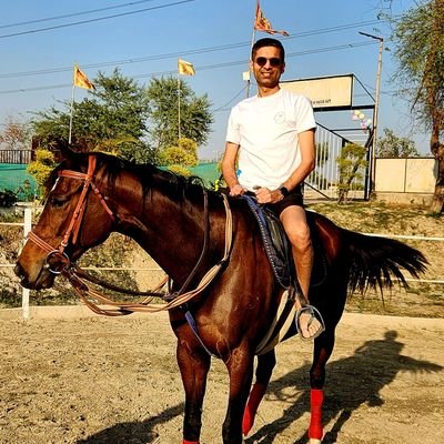 Dr. Vipul is an orthopaedic surgeon. His area of interest includes Intermittent Fasting & Functional medicine. He is also a Marathon runner & book lover.