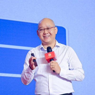 Roc171319's profile picture. V