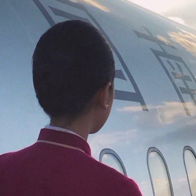 8ru5785's profile picture. 排班不同每周所在的城市也不同 可验证本人v: Goy5201需要预约当天本地空姐线下的也可以私聊🌹