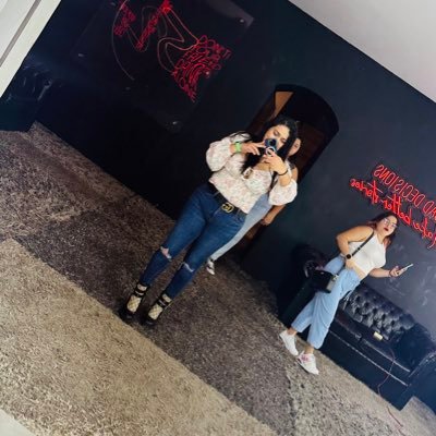 Michellopez1234's profile picture. 