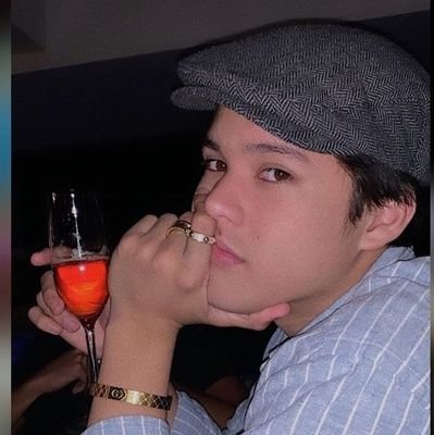 kylcharri's profile picture. 