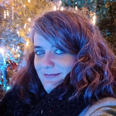 educadora social y, por fin, politóloga. Meta: la igualdad de oportunidades. Una obsesión: la lucha contra la desigualdad. #educacion #politica #desigualdad