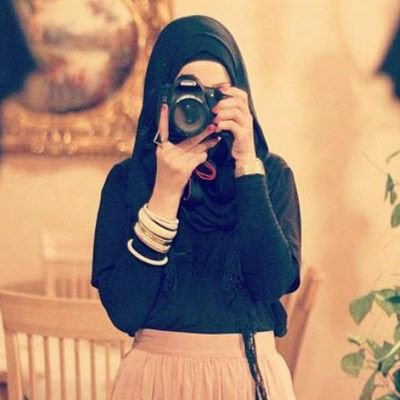 ecakharisna's profile picture. 