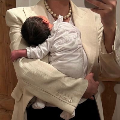 i8sk7's profile picture. نجمة وحيدة تسطع في سماء عظيمه الإتساع ، اللهم ارحم ميار