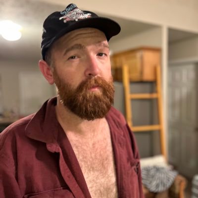 AvacadoBody's profile picture. I don’t have any money.