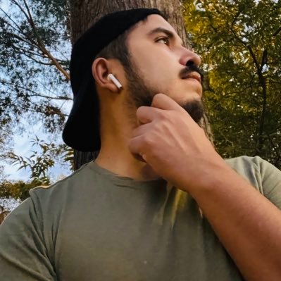 radicalturo's profile picture. 