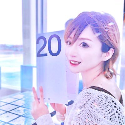 シドニー在住🇦🇺Webエンジニア(JS/Python)💻お絵描き初心者🎨ピアノ、プログラミング、カフェ、アニメ、コーヒーがすき。ピアノ歴15年(の割に下手くそ)🐿