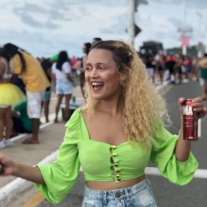 ellencristinae's profile picture. trabalhando diariamente pra manter a pose de enjoada