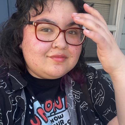 chaossapphic's profile picture. hard hitting journalism