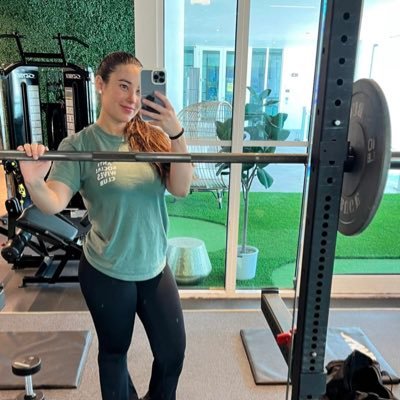 Ashyyystephens's profile picture. The more i get to know certain people, the more i realize why moses had to let only animals board the ark. ||Goddess 🌸..||Easygoing ☃️…