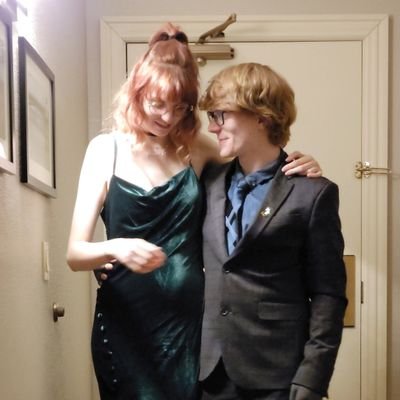 Curvol's profile picture. Sew buttons!