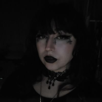 hellnhoe's profile picture. 🏳️‍🌈🙃
Bi💗💜💙 She/Her/Elle
Jaime le maquillage💄 ig: https://t.co/uSFFNl5zVM 
Féministe enragée, LGBTIA+friendly et anti-raciste.