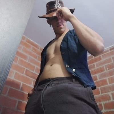 vaquerocurioso's profile picture. El vaquero curioso colombiano, más morboso y sexy del lejano oeste 😈🤠🍆 #fetichista #curioso🔥🐷🍑

sígueme en mi azul 💙💙 https://t.co/Jf150sMz7t