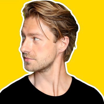 Toedeloe 👋 Je vindt mijn satirische content vanaf nu op o.a. Instagram & TikTok. En voor werk als presentator of dagvoorzitter moet je me op mijn website zijn.
