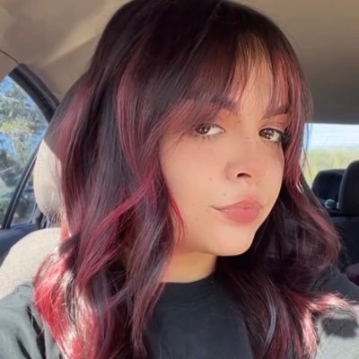 lilbunnyfayfay's profile picture. just floating by