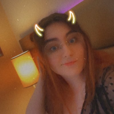 Gamer 👾 very proud dog and cat mother 🐶🐱Lvl 22 - priv- @SnuggetPriv