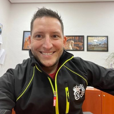 Padre de Roque. Amante del teatro, enamorado de mi pueblo. Alcalde de Quinto. Portavoz Ejecutiva Reg. PSOE Aragón