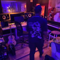 1/1 (@k5ivesho) 's Twitter Profile