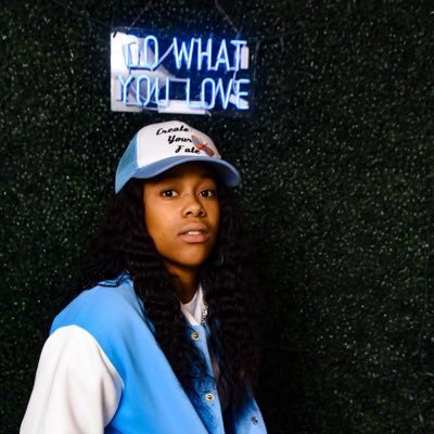 kickinitwithke_'s profile picture. posting whatever .. mind yours .. 😉