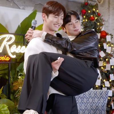 東方神起♡ホミン大好きアラサートンペン♡1/19ミーグリ当選👑悪質オンリは消えてね🙋
Da-iCEかじり中(大輝メン♡)
渡韓は50回以上、1人でふらっと行くほどソウル大好き♪
好き→海外旅行(35カ国over)、お酒、柴犬、お笑い(黒帯・もも・ドナピ)、ジョンヒョンは永遠💎
仕事→お堅い系