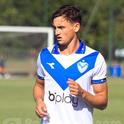 Jugador profesional de Vélez Sarsfield instagram: @tomii_cavanagh