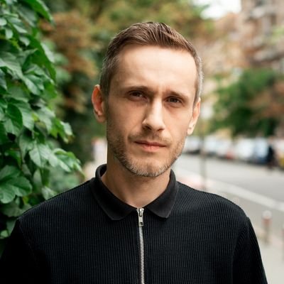 Music expert, PR & marketing specialist, graphic designer, co-founder of Go West Bureau