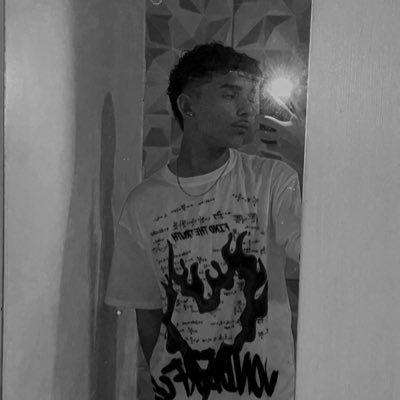 Jaoamaral_'s profile picture. viva essa merda de vida do jeito que você quiser