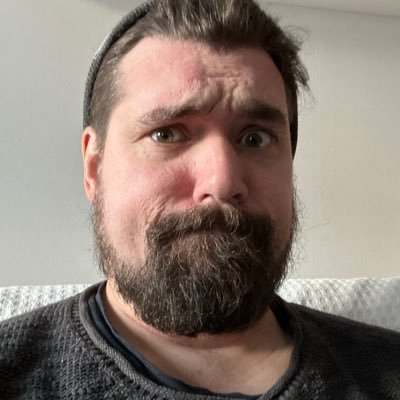 tehredcom's profile picture. Lorem Ipsum...