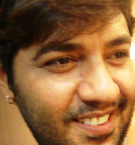 sou um cara que gosta de amor verdadeiro, amizade pura é que mais deixa-mi  feliz. E sempre gosto da verdade. E falar de amor e humor pra mi é tudo.