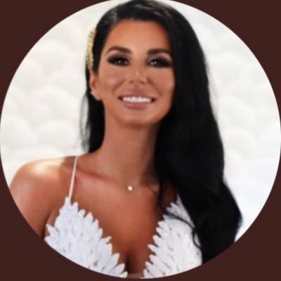 Determined dreamer. A book Addict. Culture Seeker. Entrepreneur. A girl who believes in Crypto