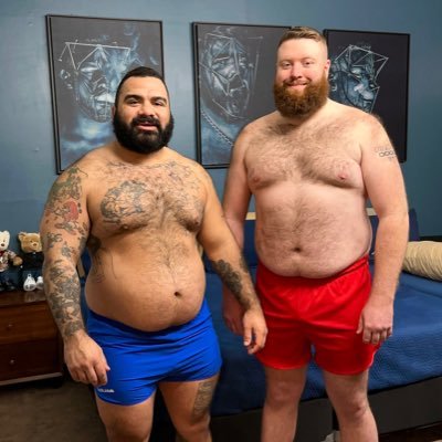 Two fun loving dads 👨🏼‍🤝‍👨🏽 Subscribe to see more: https://t.co/6nEm6UulbM and https://t.co/BKdc85Tsvz