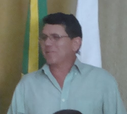 Vereador gosto de ajudar o povo mais necessitado, Gerente de atendimento comercial dos correios, e amo minha terra e minha familia.