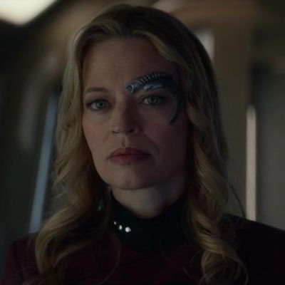 Ex Borg drone
Living on voyager but not allowed in Starfleet for some reason :(
Single