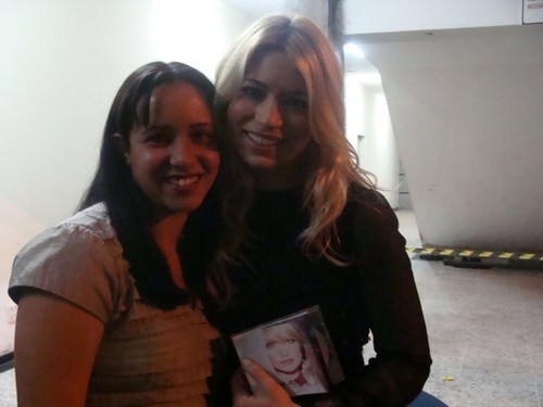 Minha razão de viver e Jesus ..........   
Amo a Sophia minha princesa ..................