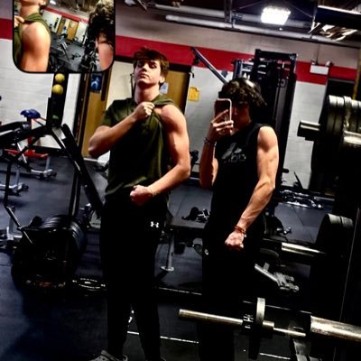 Brayan12236181's profile picture. up 25% in the market ….of six dollars 😂. starting to learn crypto Insurance agent one year goal, trader five year goal. help me