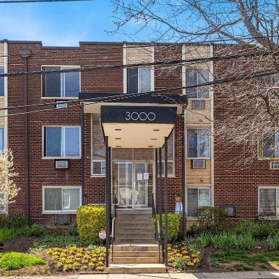 University Hall Condominiums is an association of all ages with 71 units located in the charming and family friendly Edgewood neighborhood of Washington, DC.