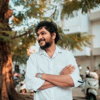 Writer & Director
SINGLE SHANKARUM SMARTPHONE SIMRANUM